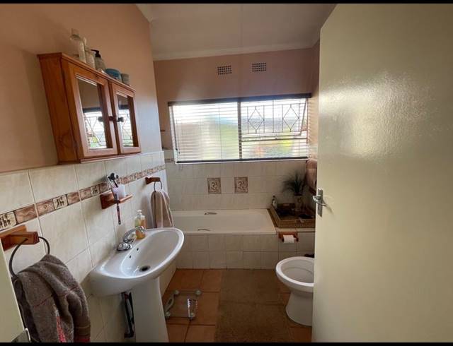 4 BEDROOM HOUSE FOR SALE IN ESTHER PARK